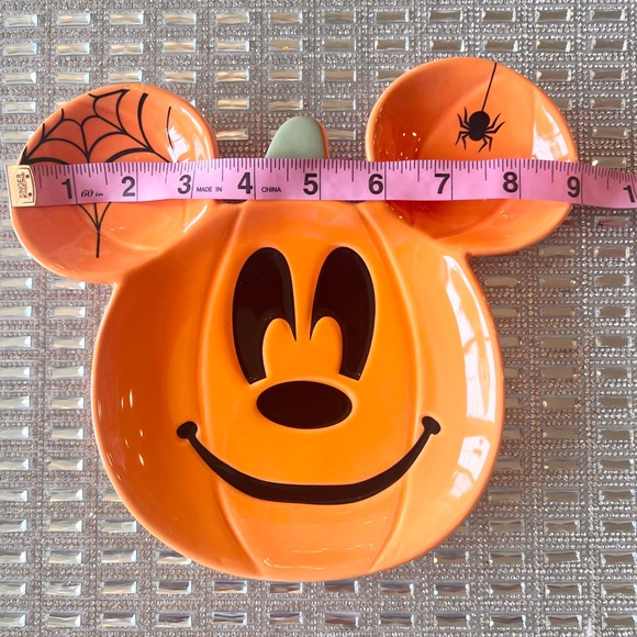 🎃🧡 MICKEY MOUSE Pumpkin Shaped Ceramic Plates Halloween Disney Set of 2 NEW - Picture 6 of 7